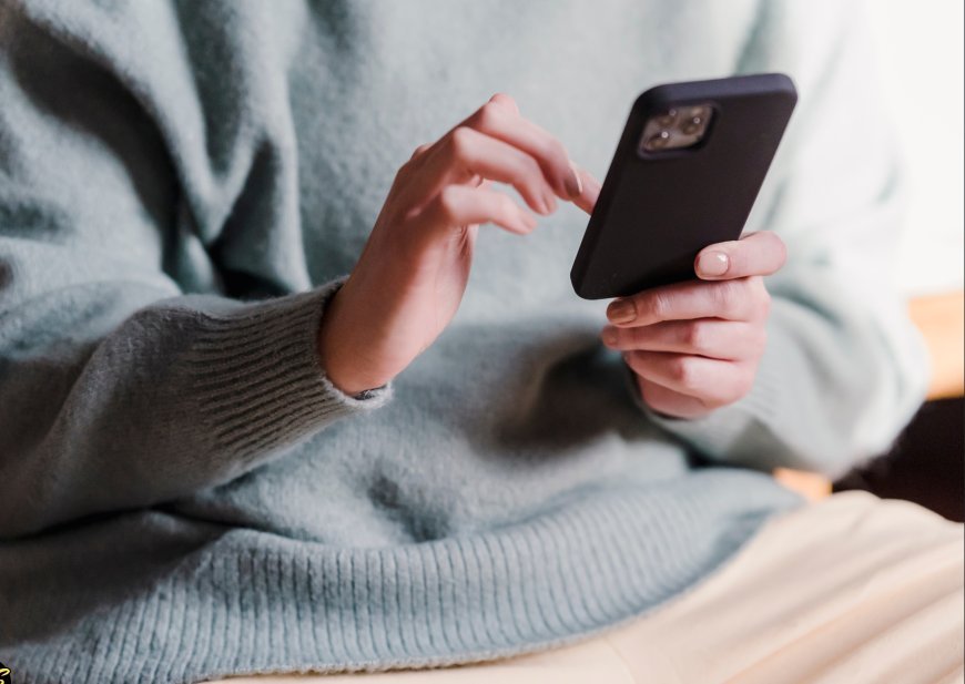 Digital Detox: Why Taking a Break from Screens Improves Wellness